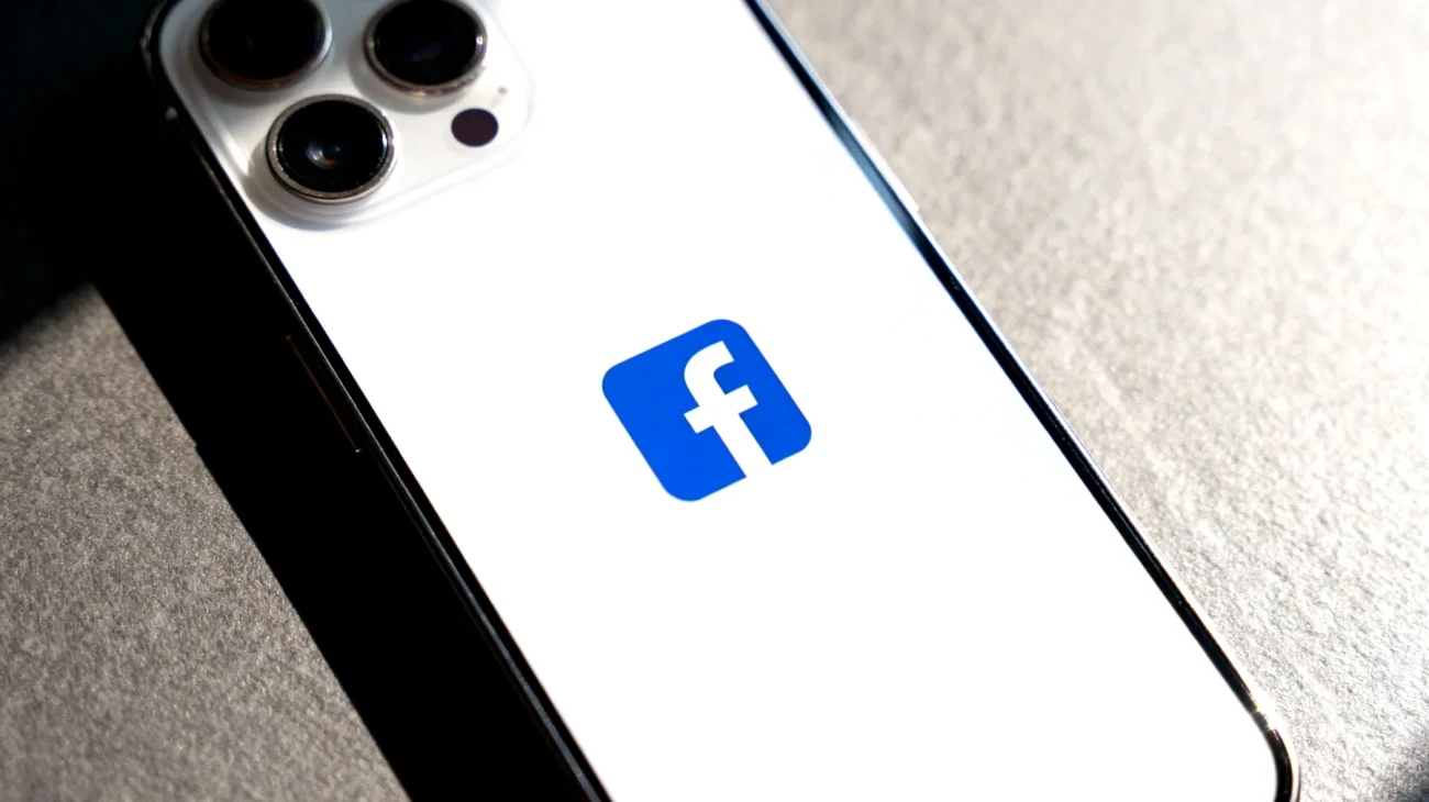 Facebook"