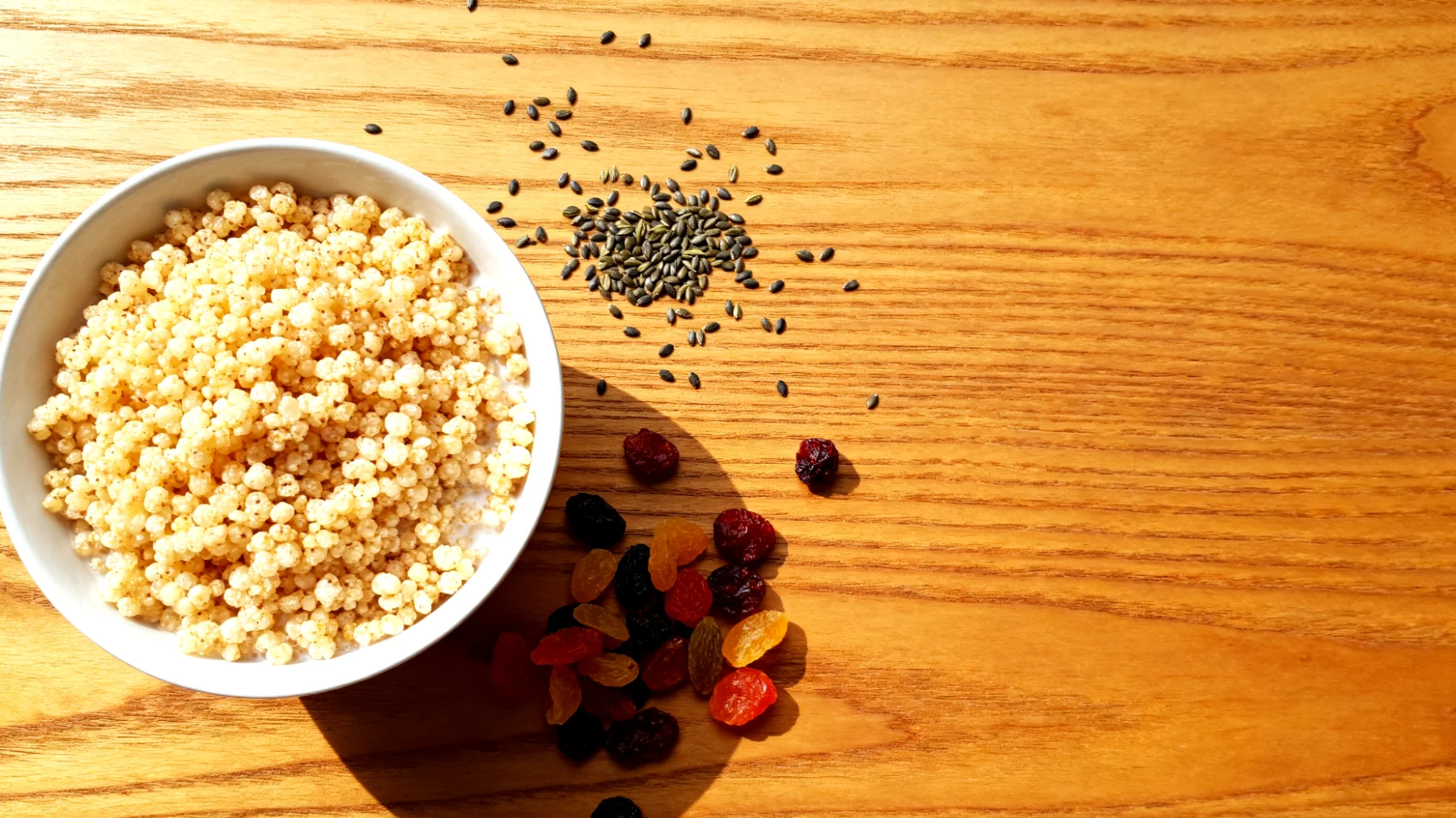 Amaranth-Pops mit Hanfsamen und Trockenfrüchten"