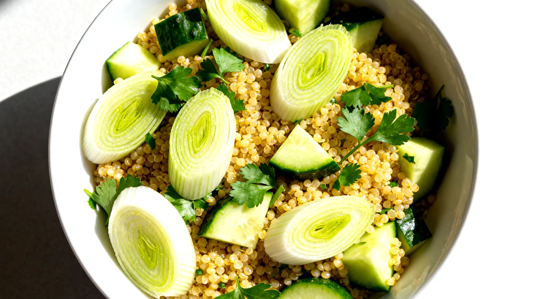 Hirsesalat mit Fenchel, Gurke und Petersilie"